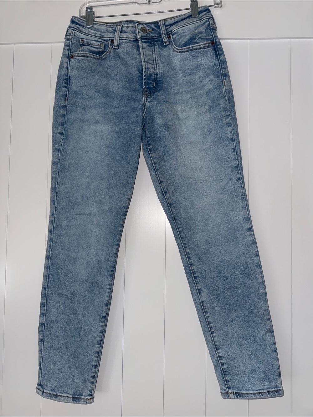 Old Navy Women's OG Straight Leg Jeans in Faded Light Blue